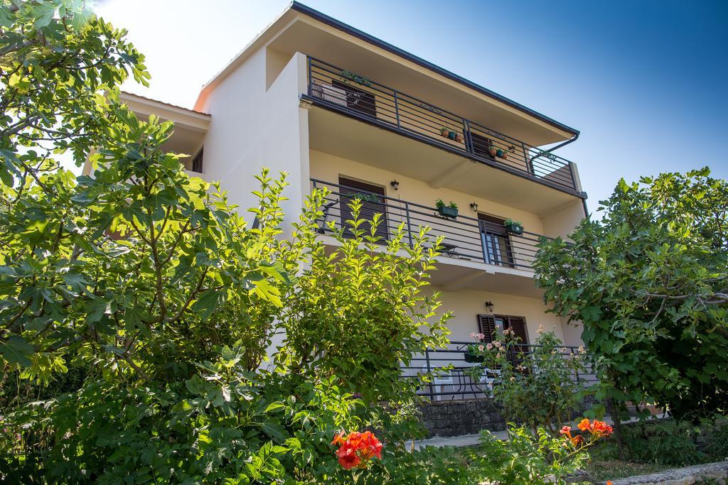 Apartment Bambo Tre Sorrele Kotor Exterior photo